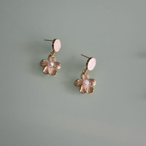 Pearl Flower Earrings A1459 - Picture 4 of 4